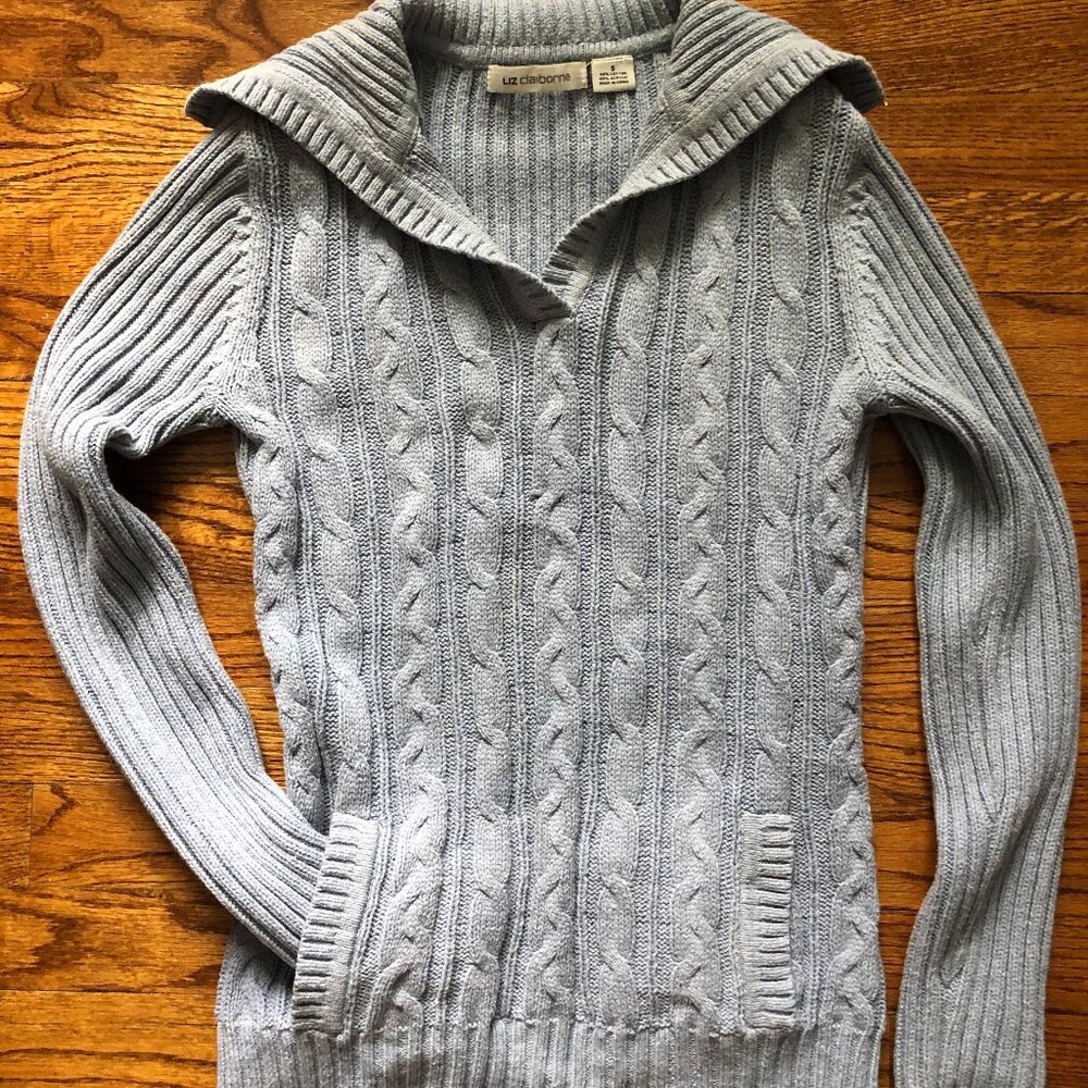 Blue pocketed sweater